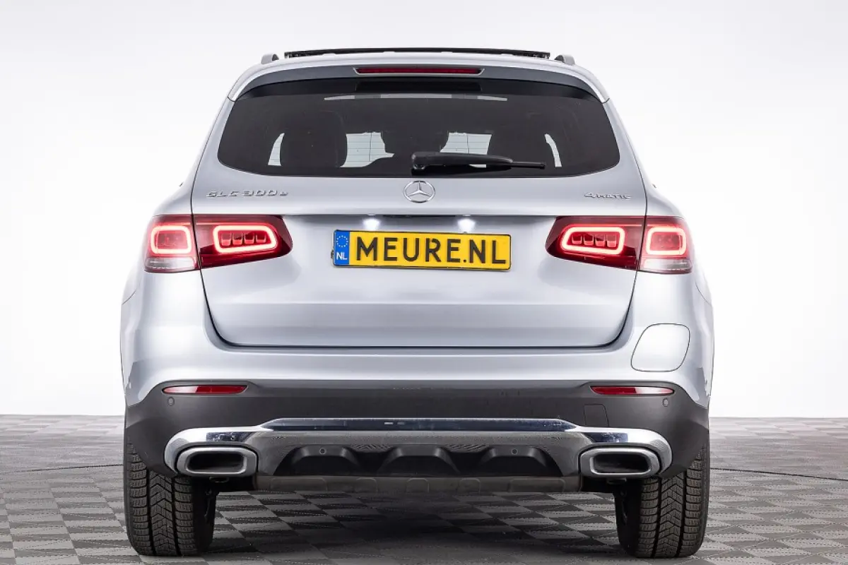 4MATIC Business Line | PANORAMADAK | LEDER | EL. STOELEN | 360 Camera | PHEV