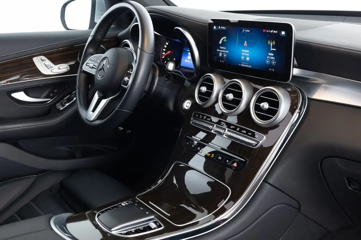 4MATIC Business Line | PANORAMADAK | LEDER | EL. STOELEN | 360 Camera | PHEV
