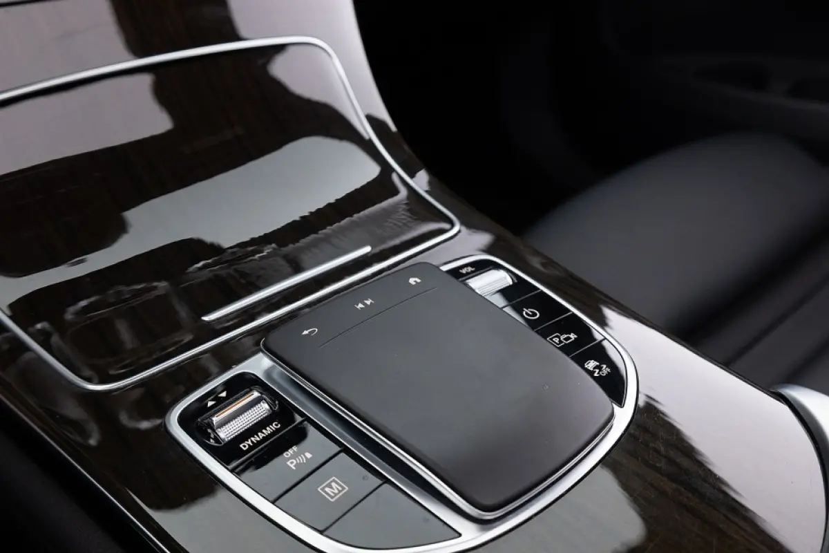 4MATIC Business Line | PANORAMADAK | LEDER | EL. STOELEN | 360 Camera | PHEV
