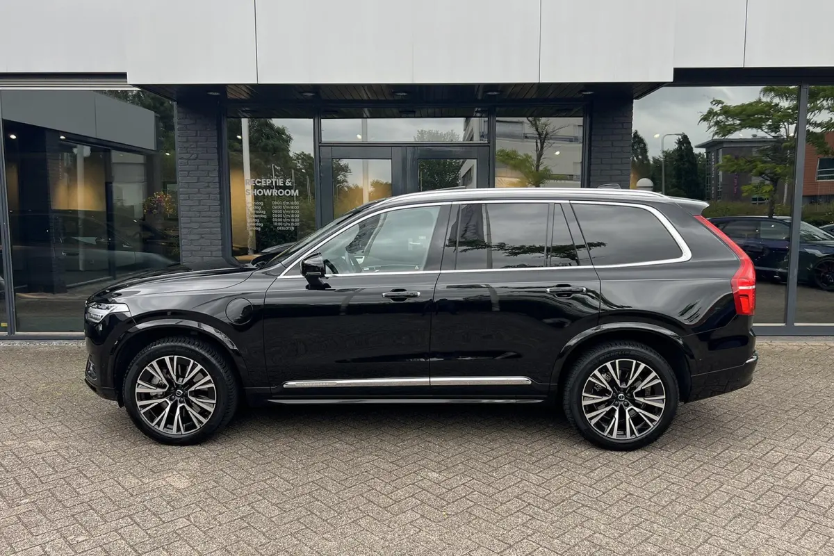 T8 Recharge AWD Ultimate Bright I B&W I Luchtv