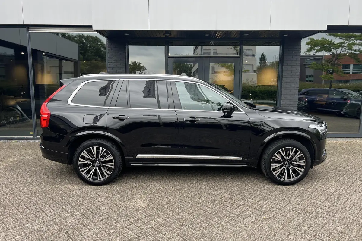 T8 Recharge AWD Ultimate Bright I B&W I Luchtv