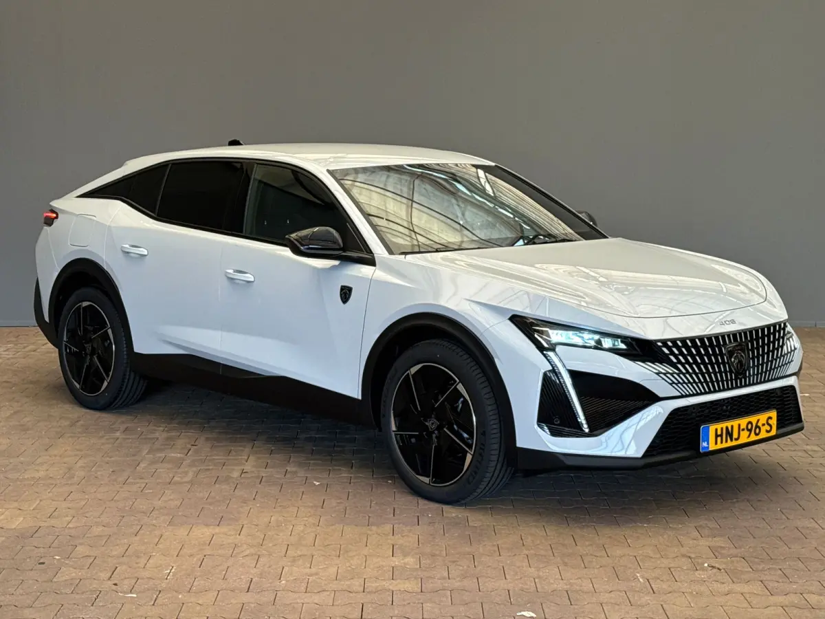 1.2 Hybrid 136 e-DCS6 GT Camera | Clima | Carplay | Elek.Klep | Cruise Adap | LMV | Bluetooth | Keyless | Navigatie | PDC | | Achterbank in delen neerklapbaar | Achteruitrijcamera | Alarm kl
