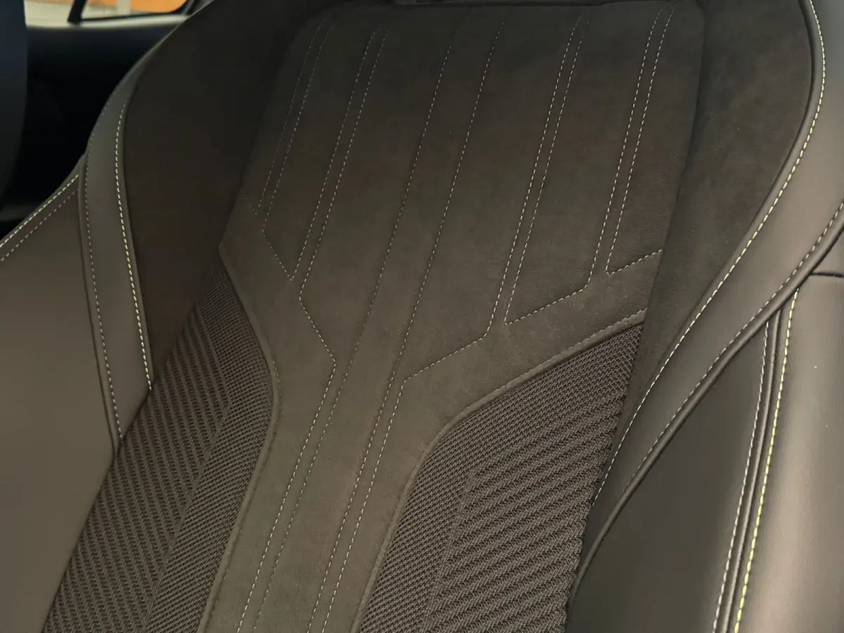 1.2 Hybrid 136 e-DCS6 GT Camera | Clima | Carplay | Elek.Klep | Cruise Adap | LMV | Bluetooth | Keyless | Navigatie | PDC | | Achterbank in delen neerklapbaar | Achteruitrijcamera | Alarm kl