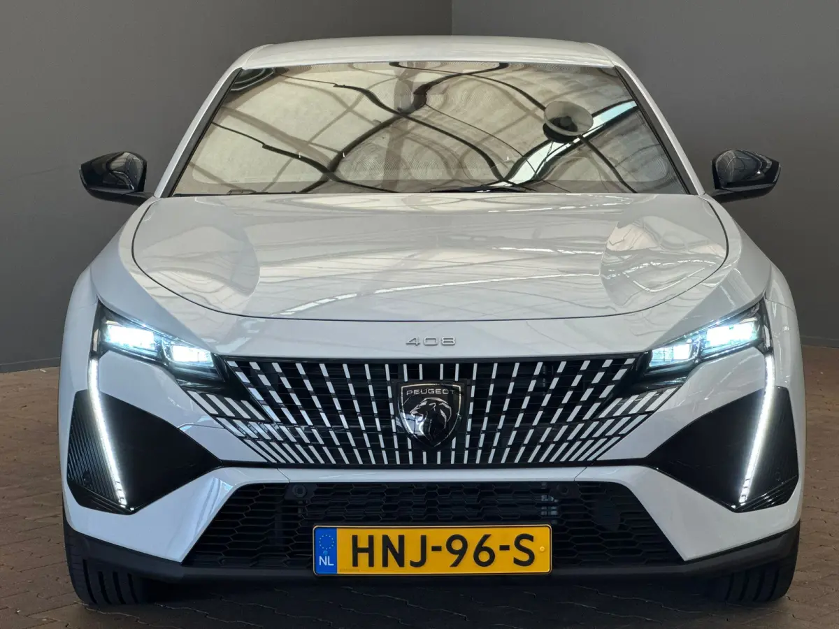 1.2 Hybrid 136 e-DCS6 GT Camera | Clima | Carplay | Elek.Klep | Cruise Adap | LMV | Bluetooth | Keyless | Navigatie | PDC | | Achterbank in delen neerklapbaar | Achteruitrijcamera | Alarm kl
