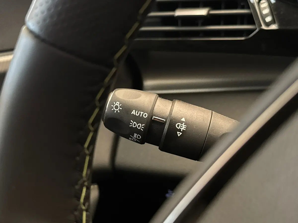1.2 Hybrid 136 e-DCS6 GT Camera | Clima | Carplay | Elek.Klep | Cruise Adap | LMV | Bluetooth | Keyless | Navigatie | PDC | | Achterbank in delen neerklapbaar | Achteruitrijcamera | Alarm kl