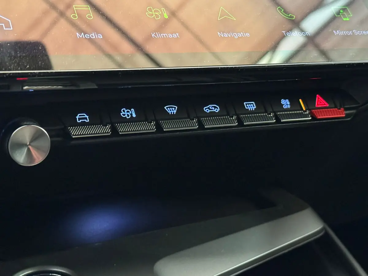 1.2 Hybrid 136 e-DCS6 GT Camera | Clima | Carplay | Elek.Klep | Cruise Adap | LMV | Bluetooth | Keyless | Navigatie | PDC | | Achterbank in delen neerklapbaar | Achteruitrijcamera | Alarm kl