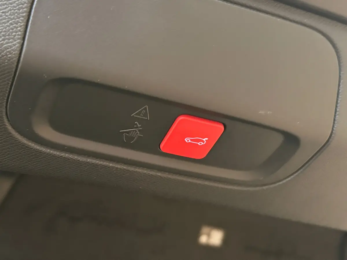 1.2 Hybrid 136 e-DCS6 GT Camera | Clima | Carplay | Elek.Klep | Cruise Adap | LMV | Bluetooth | Keyless | Navigatie | PDC | | Achterbank in delen neerklapbaar | Achteruitrijcamera | Alarm kl