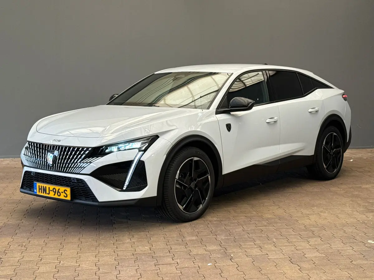 1.2 Hybrid 136 e-DCS6 GT Camera | Clima | Carplay | Elek.Klep | Cruise Adap | LMV | Bluetooth | Keyless | Navigatie | PDC | | Achterbank in delen neerklapbaar | Achteruitrijcamera | Alarm kl