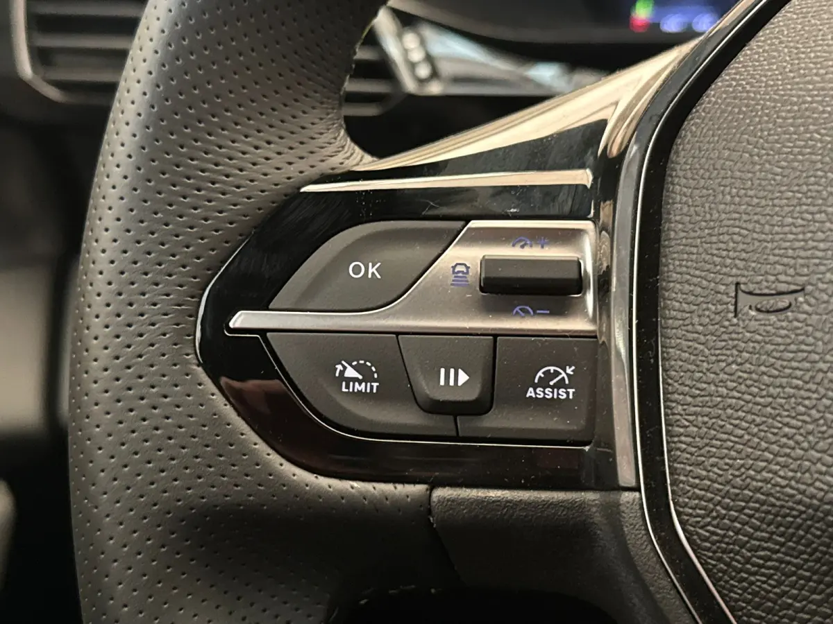 1.2 Hybrid 136 e-DCS6 GT Camera | Clima | Carplay | Elek.Klep | Cruise Adap | LMV | Bluetooth | Keyless | Navigatie | PDC | | Achterbank in delen neerklapbaar | Achteruitrijcamera | Alarm kl