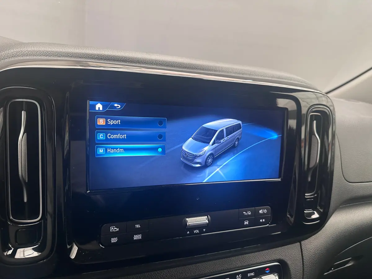 116 CDI L2 Select Snoeks (Meer Beenruimte) | Lederen Bekleding | Rondomzicht Camera | Parkeersensoren | Navigatie | 17" Lichtmetaal  | Airco (automatisch) | Anti Blokkeer Systeem | Buitenspi