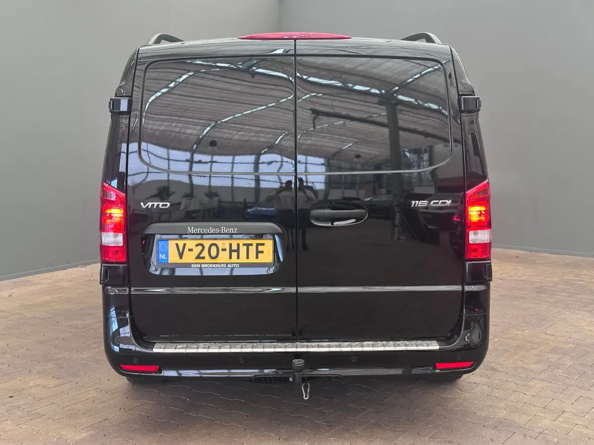 116 CDI L2 Select Snoeks (Meer Beenruimte) | Lederen Bekleding | Rondomzicht Camera | Parkeersensoren | Navigatie | 17" Lichtmetaal  | Airco (automatisch) | Anti Blokkeer Systeem | Buitenspi