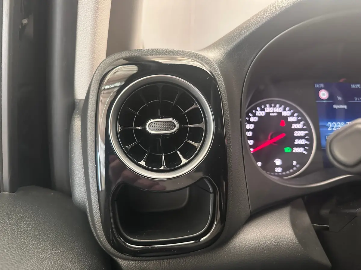 116 CDI L2 Select Snoeks (Meer Beenruimte) | Lederen Bekleding | Rondomzicht Camera | Parkeersensoren | Navigatie | 17" Lichtmetaal  | Airco (automatisch) | Anti Blokkeer Systeem | Buitenspi