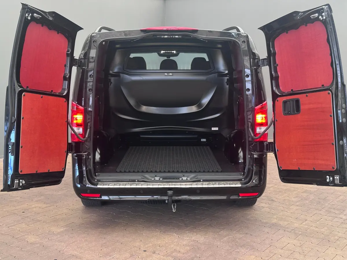 116 CDI L2 Select Snoeks (Meer Beenruimte) | Lederen Bekleding | Rondomzicht Camera | Parkeersensoren | Navigatie | 17" Lichtmetaal  | Airco (automatisch) | Anti Blokkeer Systeem | Buitenspi