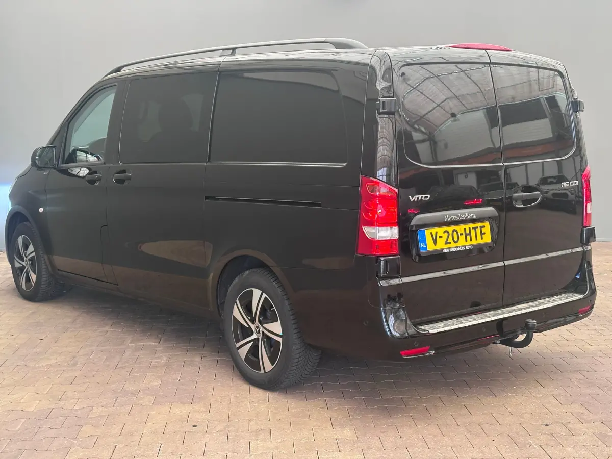 116 CDI L2 Select Snoeks (Meer Beenruimte) | Lederen Bekleding | Rondomzicht Camera | Parkeersensoren | Navigatie | 17" Lichtmetaal  | Airco (automatisch) | Anti Blokkeer Systeem | Buitenspi