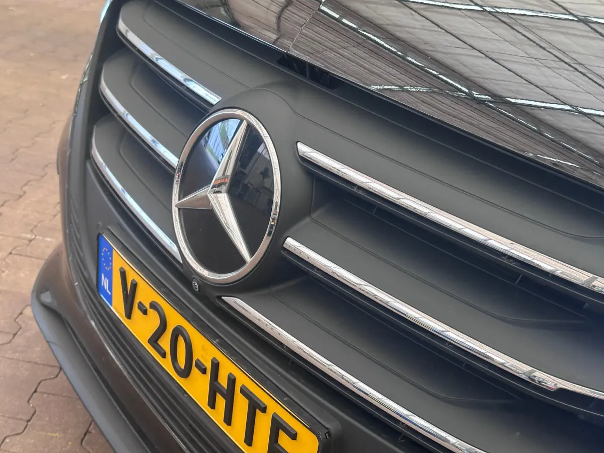 116 CDI L2 Select Snoeks (Meer Beenruimte) | Lederen Bekleding | Rondomzicht Camera | Parkeersensoren | Navigatie | 17" Lichtmetaal  | Airco (automatisch) | Anti Blokkeer Systeem | Buitenspi