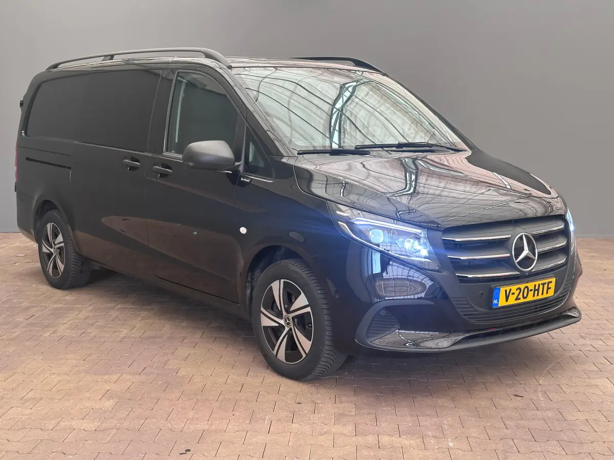 116 CDI L2 Select Snoeks (Meer Beenruimte) | Lederen Bekleding | Rondomzicht Camera | Parkeersensoren | Navigatie | 17" Lichtmetaal  | Airco (automatisch) | Anti Blokkeer Systeem | Buitenspi