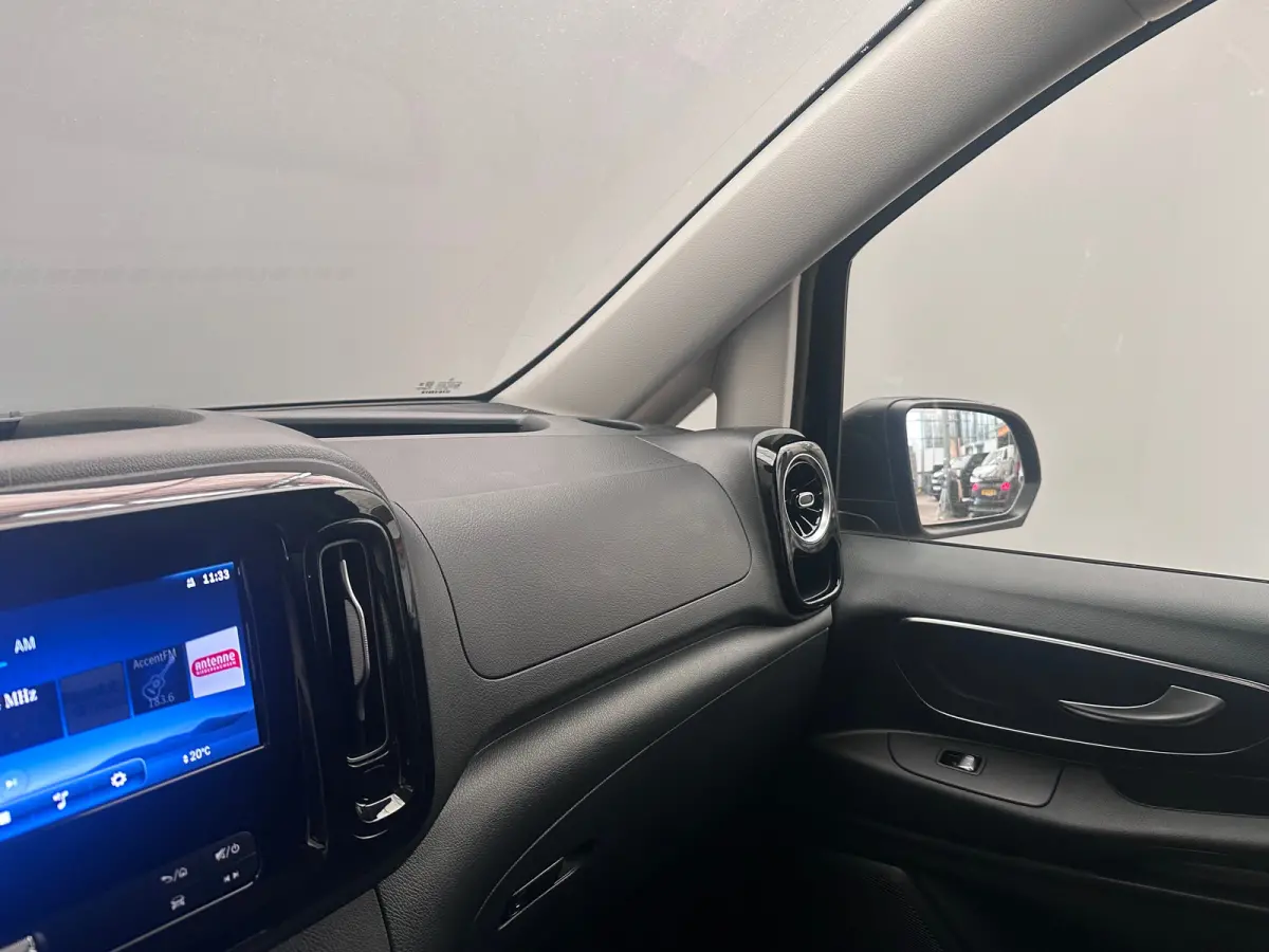 116 CDI L2 Select Snoeks (Meer Beenruimte) | Lederen Bekleding | Rondomzicht Camera | Parkeersensoren | Navigatie | 17" Lichtmetaal  | Airco (automatisch) | Anti Blokkeer Systeem | Buitenspi