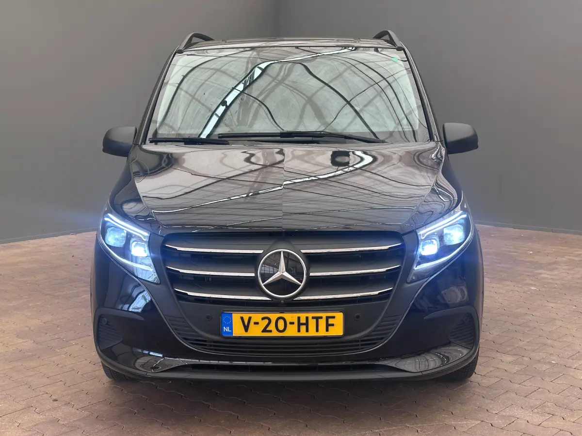 116 CDI L2 Select Snoeks (Meer Beenruimte) | Lederen Bekleding | Rondomzicht Camera | Parkeersensoren | Navigatie | 17" Lichtmetaal  | Airco (automatisch) | Anti Blokkeer Systeem | Buitenspi