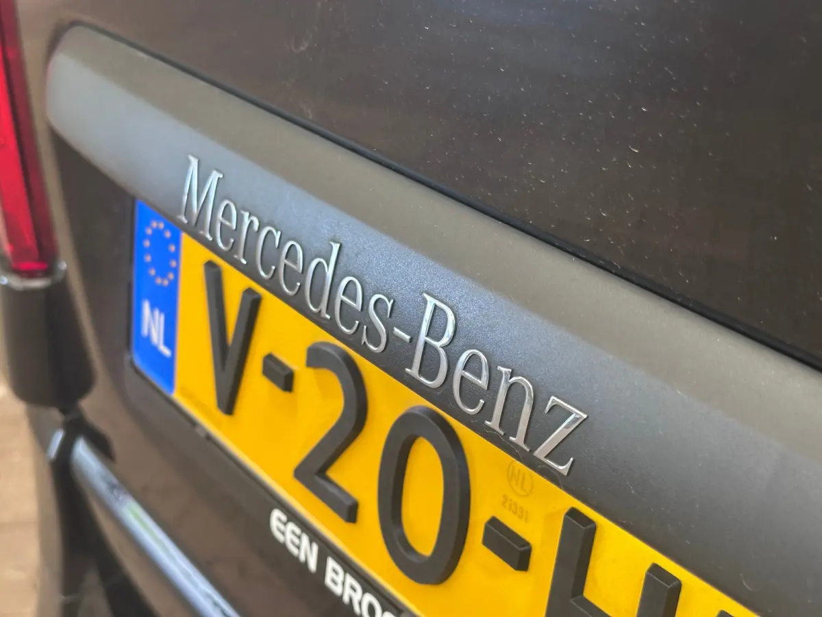 116 CDI L2 Select Snoeks (Meer Beenruimte) | Lederen Bekleding | Rondomzicht Camera | Parkeersensoren | Navigatie | 17" Lichtmetaal  | Airco (automatisch) | Anti Blokkeer Systeem | Buitenspi