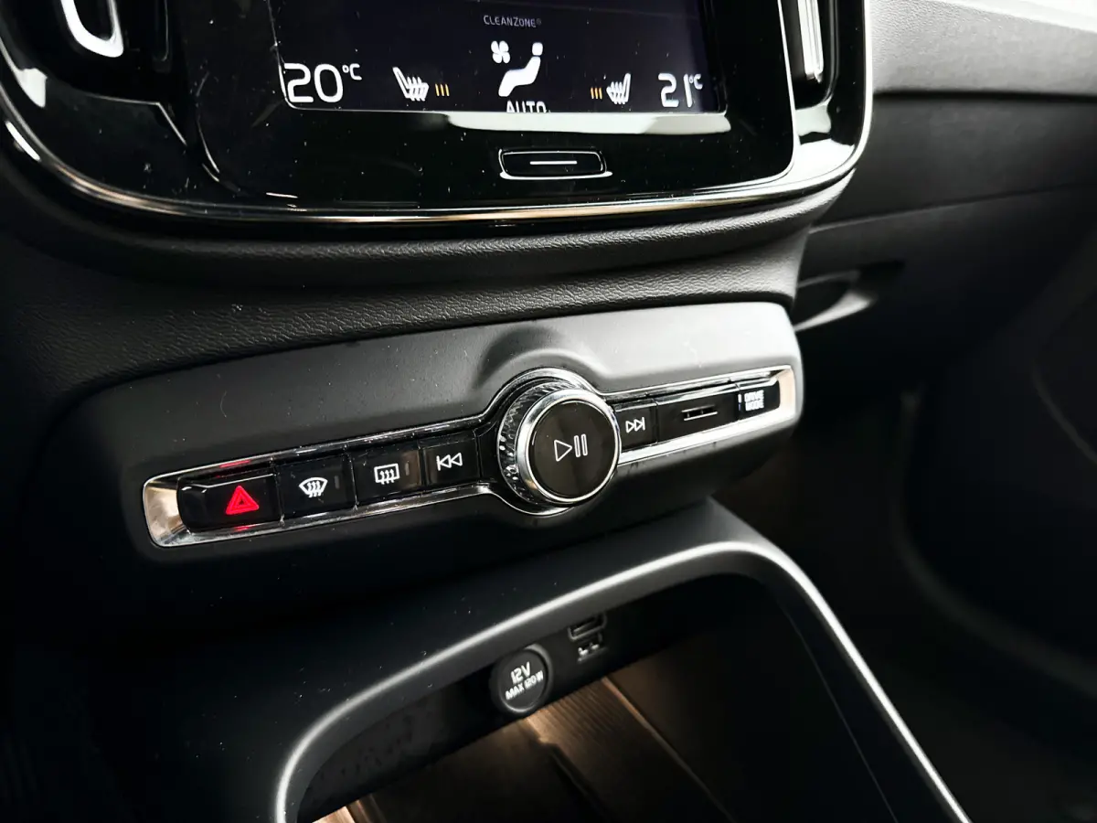 T3 Inscription | Parkeercamera | Stoelverwarming | Harman Kardon | Trekhaak