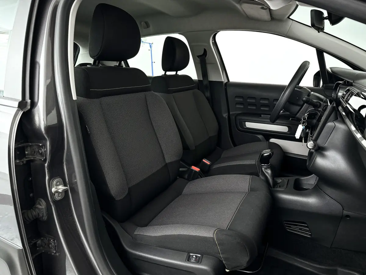 1.2 PureTech Feel | Airco | Cruise control | Stoelverwarming