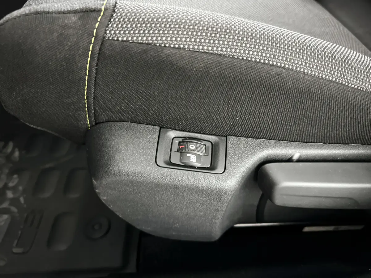 1.2 PureTech Feel | Airco | Cruise control | Stoelverwarming