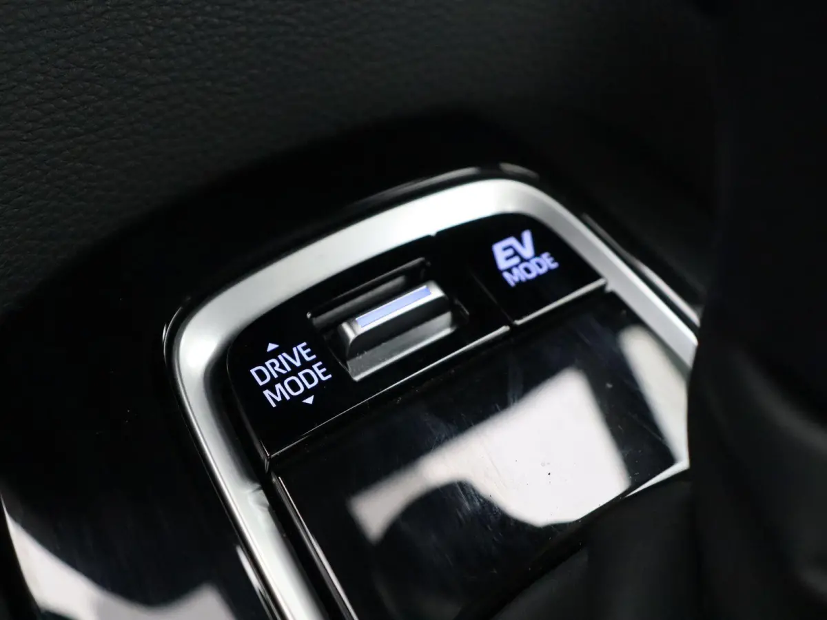 2.0 Hybrid Executive | head-up display | JBL audio | leder | schuif-kanteldak | stoelverwarming |