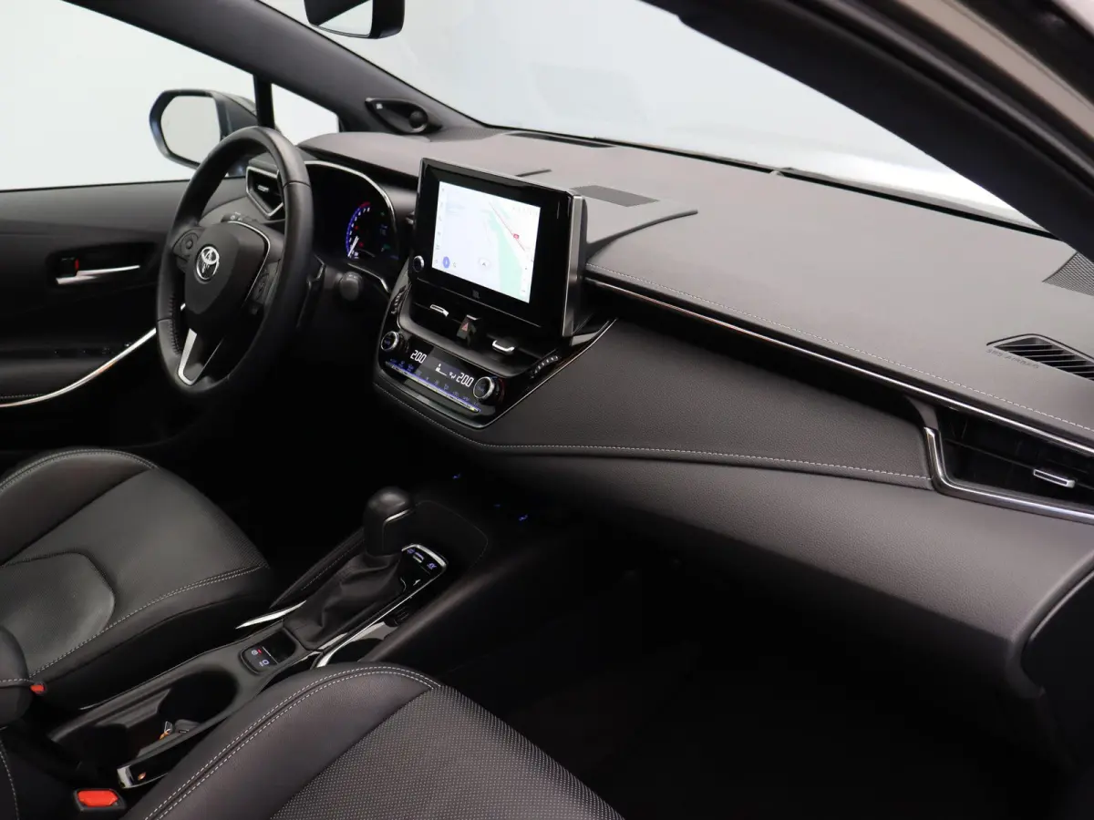 2.0 Hybrid Executive | head-up display | JBL audio | leder | schuif-kanteldak | stoelverwarming |