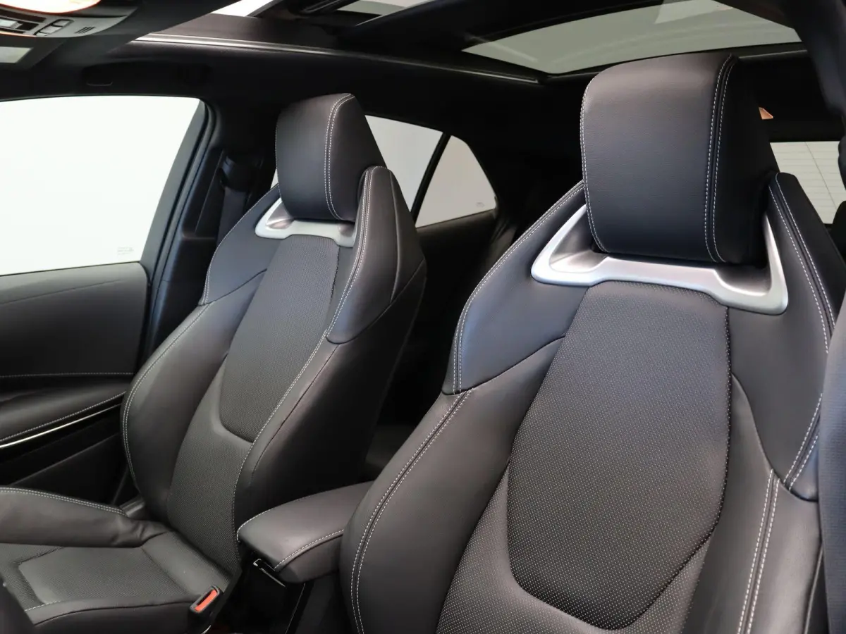 2.0 Hybrid Executive | head-up display | JBL audio | leder | schuif-kanteldak | stoelverwarming |