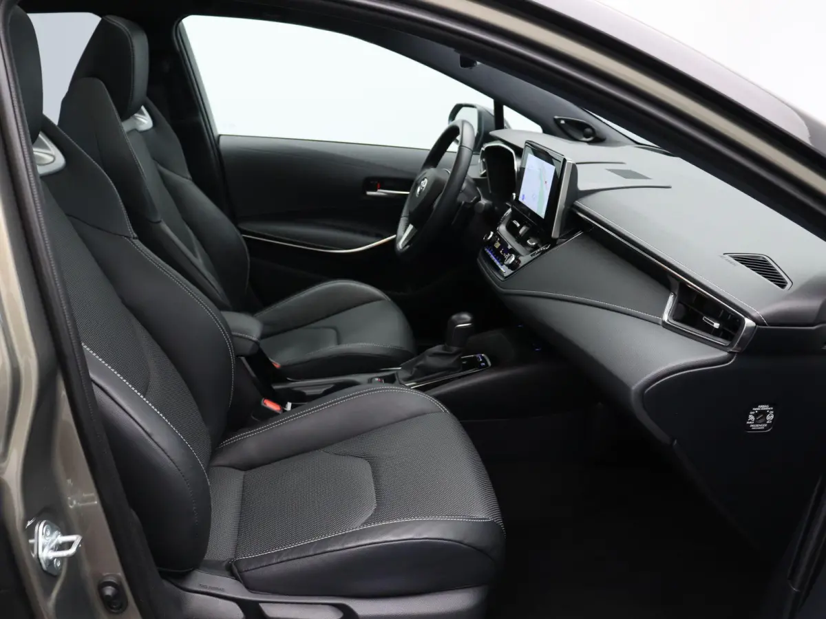2.0 Hybrid Executive | head-up display | JBL audio | leder | schuif-kanteldak | stoelverwarming |