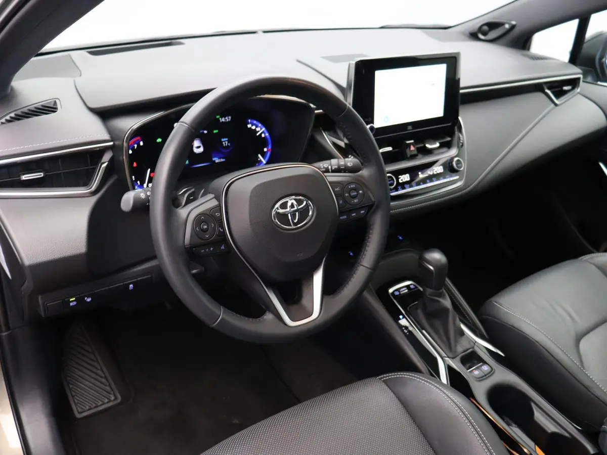 2.0 Hybrid Executive | head-up display | JBL audio | leder | schuif-kanteldak | stoelverwarming |