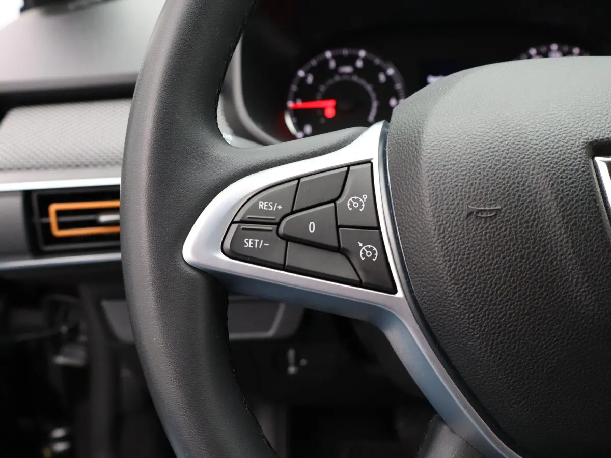 TCe 90 CVT GPF Comfort | AUTOMAAT | Navigatie | Parkeercamera |