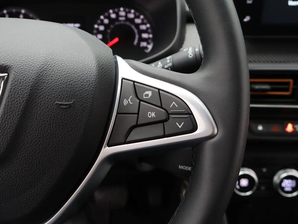 TCe 90 CVT GPF Comfort | AUTOMAAT | Navigatie | Parkeercamera |