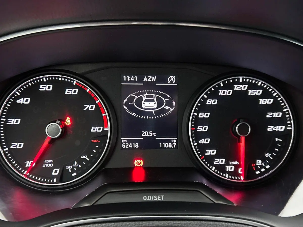 1.0 TSI 115PK FR Business Intense CAMERA | NAVI & CARPLAY | TREKHAAK