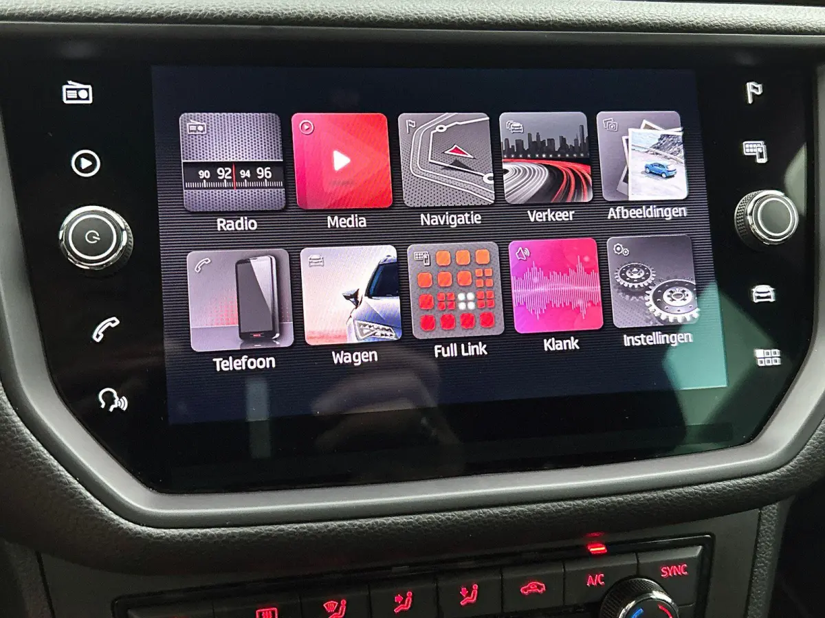 1.0 TSI 115PK FR Business Intense CAMERA | NAVI & CARPLAY | TREKHAAK