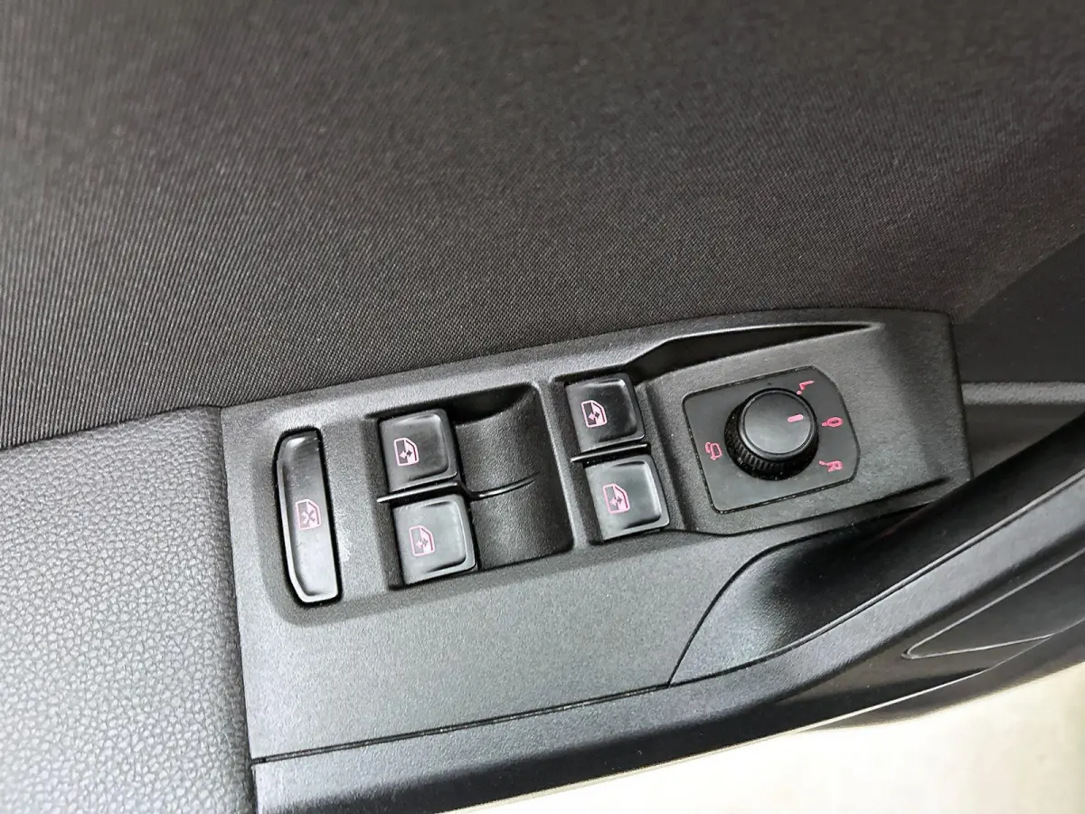 1.0 TSI 115PK FR Business Intense CAMERA | NAVI & CARPLAY | TREKHAAK