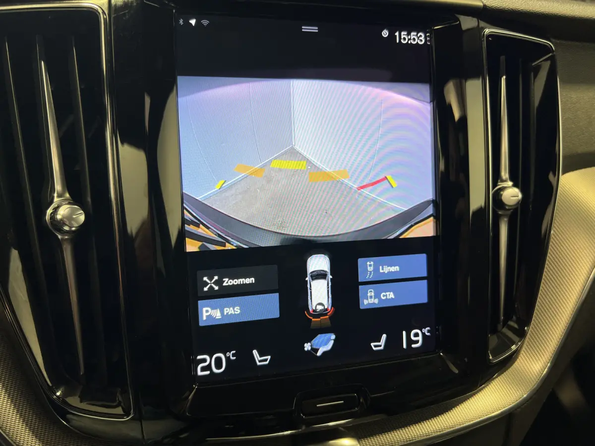 2.0 Recharge T6 AWD R-Design | SOH 93,4% | Navigatie/Android/Apple Carplay | LM Velgen 22" | Voorstoelen Verwarmd | Lederen Bekleding | Cruise Control Adaptief | Airco |
