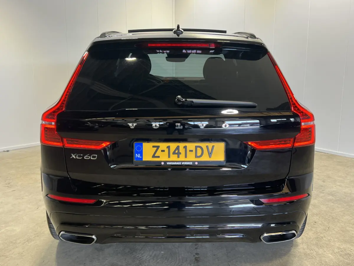2.0 Recharge T6 AWD R-Design | SOH 93,4% | Navigatie/Android/Apple Carplay | LM Velgen 22" | Voorstoelen Verwarmd | Lederen Bekleding | Cruise Control Adaptief | Airco |