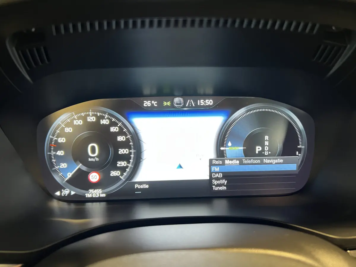 2.0 Recharge T6 AWD R-Design | SOH 93,4% | Navigatie/Android/Apple Carplay | LM Velgen 22" | Voorstoelen Verwarmd | Lederen Bekleding | Cruise Control Adaptief | Airco |
