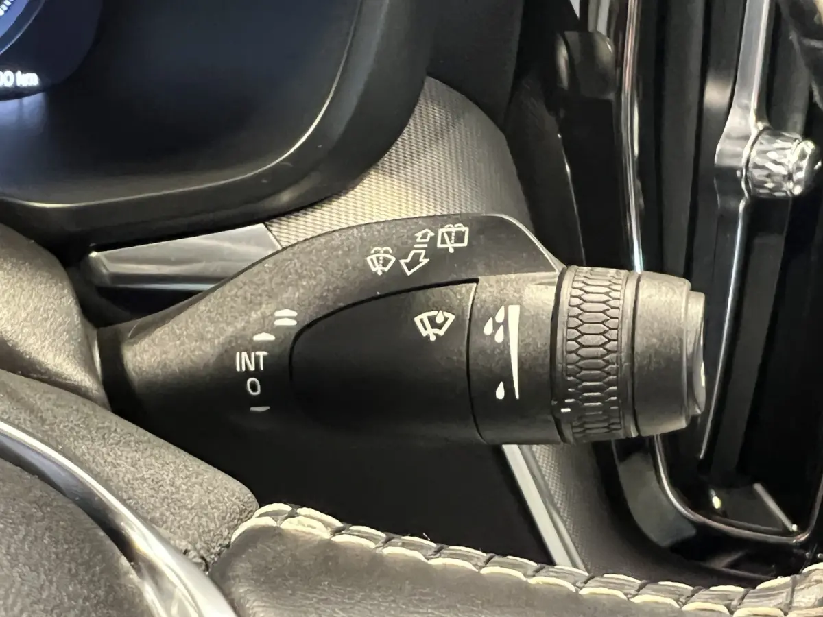 2.0 Recharge T6 AWD R-Design | SOH 93,4% | Navigatie/Android/Apple Carplay | LM Velgen 22" | Voorstoelen Verwarmd | Lederen Bekleding | Cruise Control Adaptief | Airco |