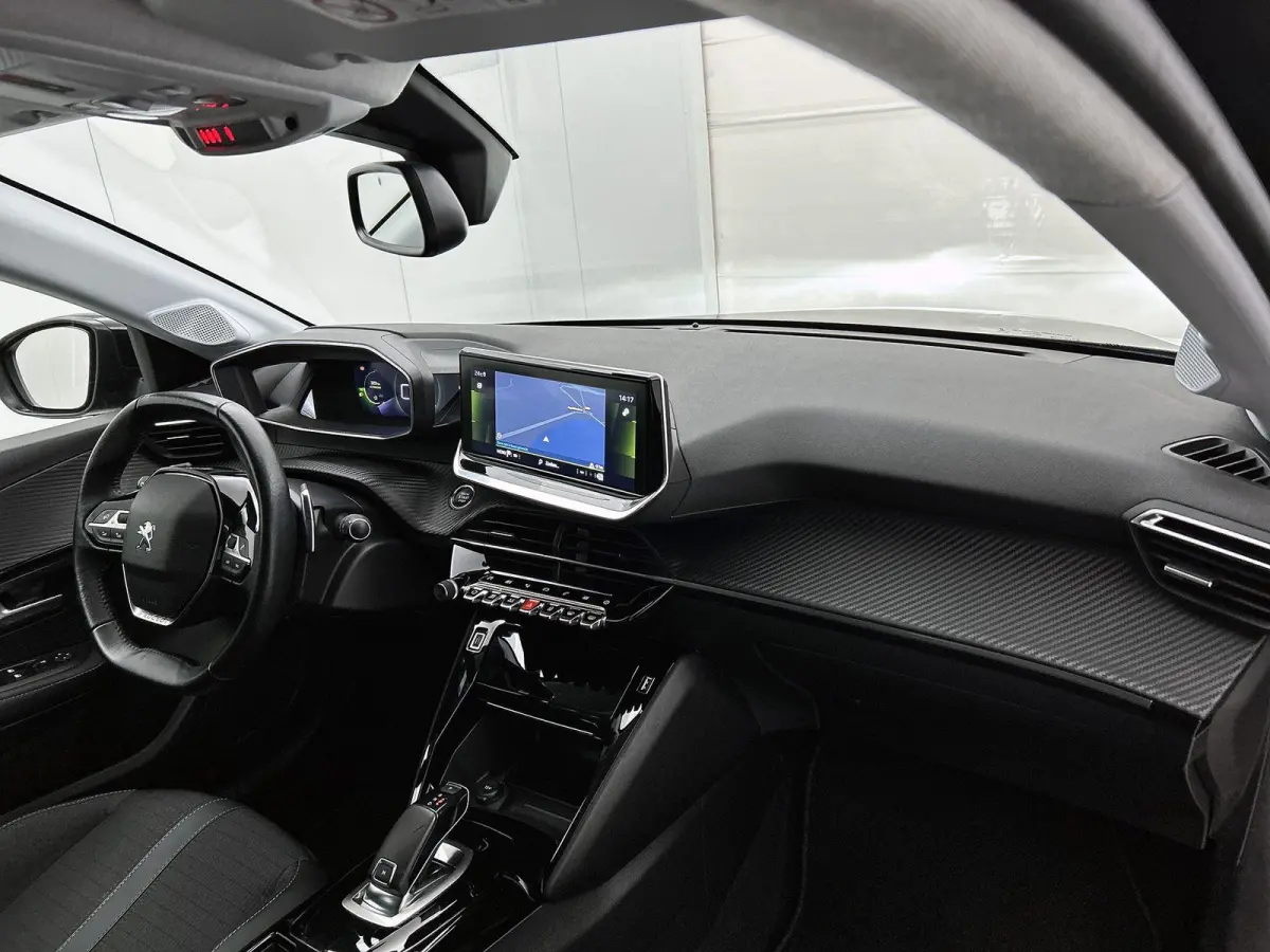 130pk Allure Pack | 1ste eigenaar | Camera | LED lampen |AppleCarPlay/Android | AUTOMAAT | Navigatie