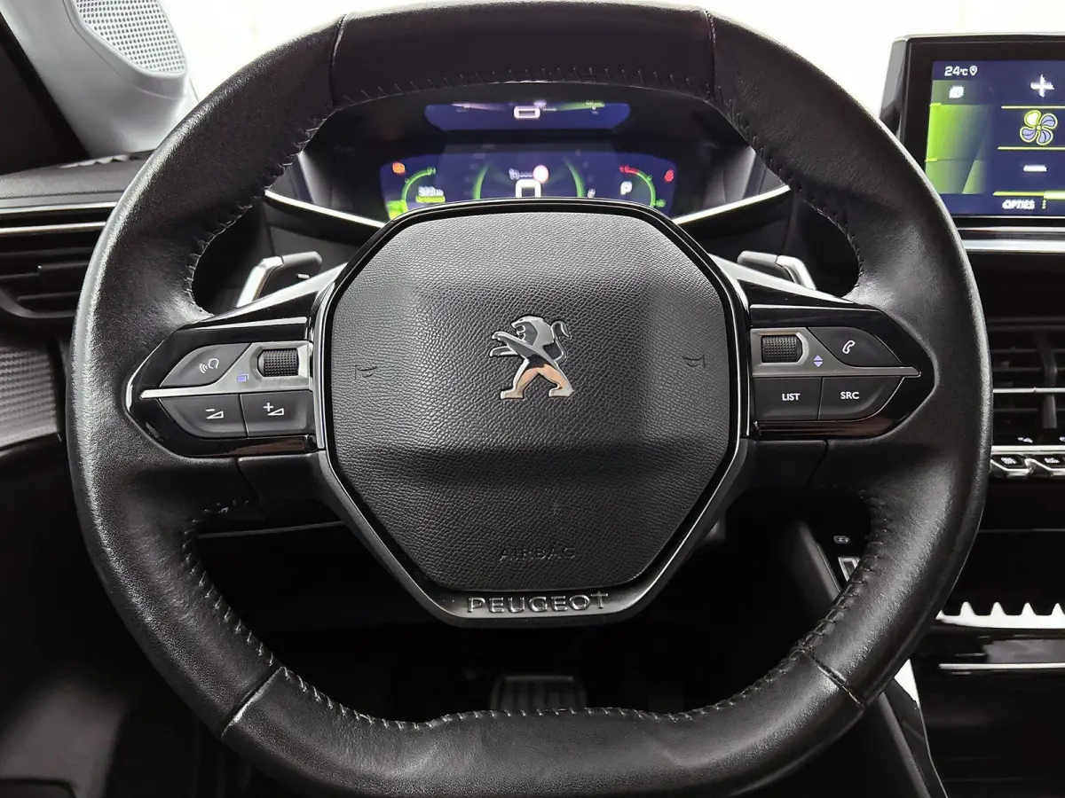 130pk Allure Pack | 1ste eigenaar | Camera | LED lampen |AppleCarPlay/Android | AUTOMAAT | Navigatie