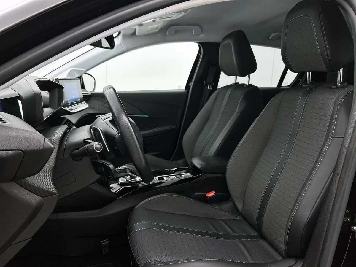 130pk Allure Pack | 1ste eigenaar | Camera | LED lampen |AppleCarPlay/Android | AUTOMAAT | Navigatie