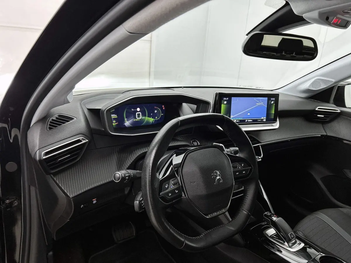 130pk Allure Pack | 1ste eigenaar | Camera | LED lampen |AppleCarPlay/Android | AUTOMAAT | Navigatie
