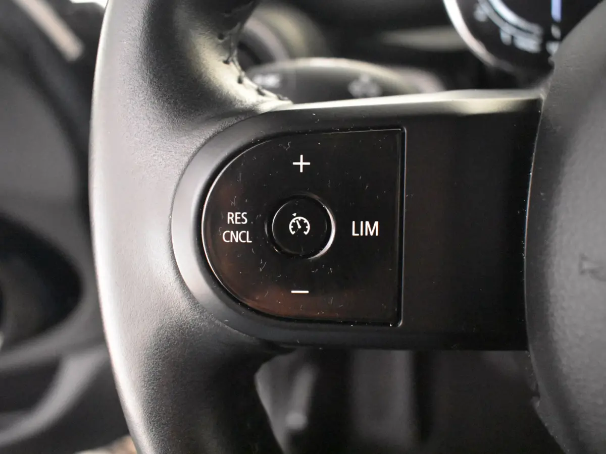 1.5 Cooper Classic 136PK AUTO | Cruise control | Navigatie | Parkeersensoren achter | Apple carplay Android auto | Keyless start | Airco automatisch | Verkeersborden detectie | DAB | LED | 1