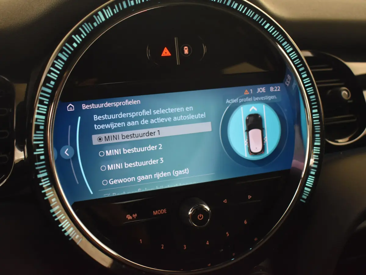 1.5 Cooper Classic 136PK AUTO | Cruise control | Navigatie | Parkeersensoren achter | Apple carplay Android auto | Keyless start | Airco automatisch | Verkeersborden detectie | DAB | LED | 1