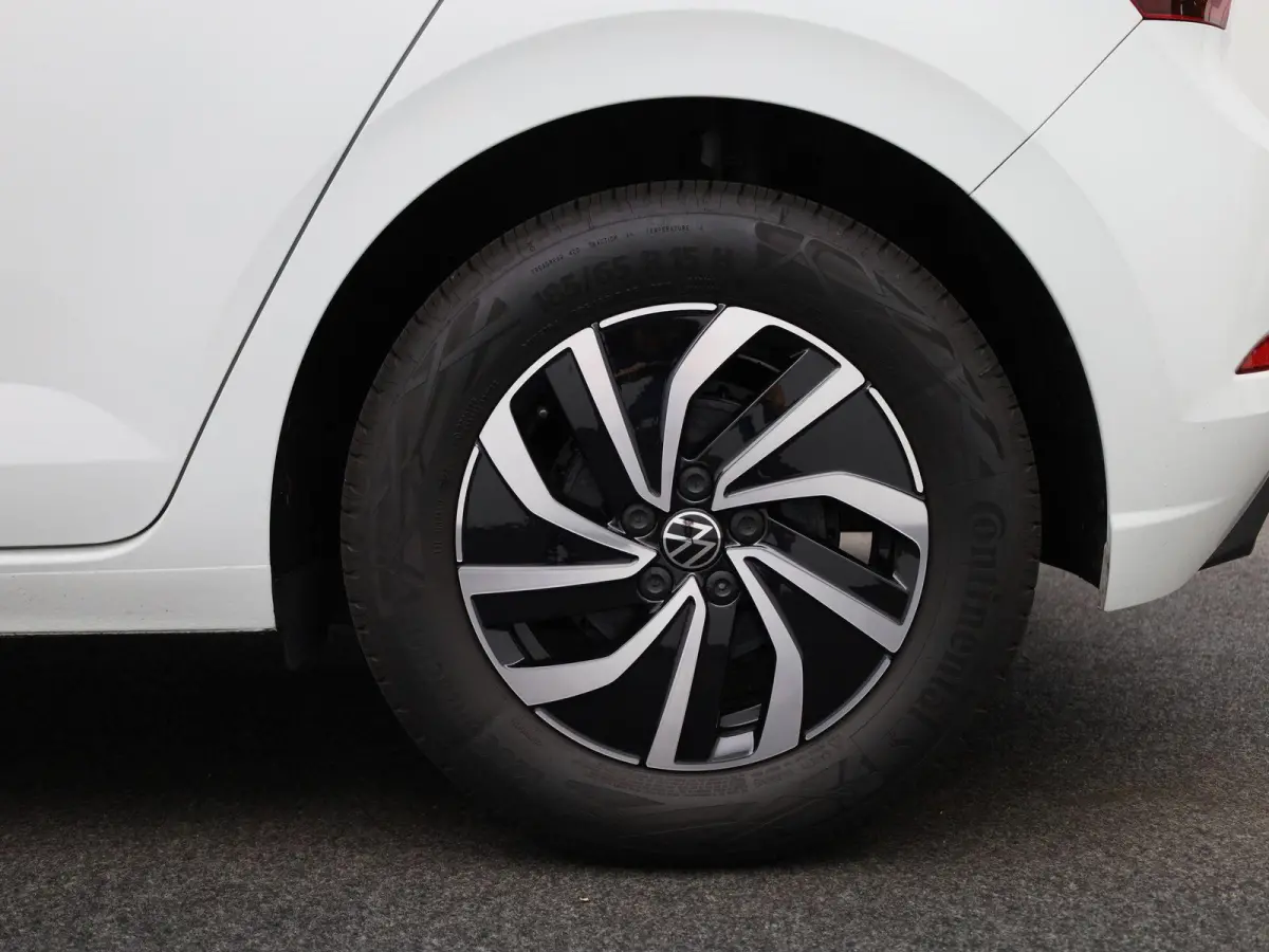 1.0 TSI Life Edition 95 PK | EM | Navigatie | Camera | Parkeersensoren | Adaptive Cruise Control | Apple Carplay | Android Auto | Privacy glas | LED | DAB | Digital Cockpit |