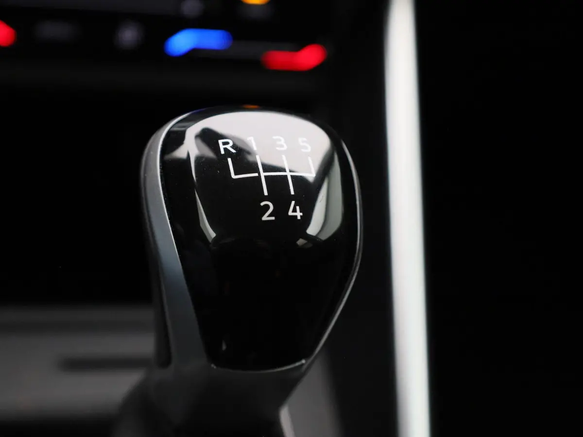 1.0 TSI Life Edition 95 PK | EM | Navigatie | Camera | Parkeersensoren | Adaptive Cruise Control | Apple Carplay | Android Auto | Privacy glas | LED | DAB | Digital Cockpit |