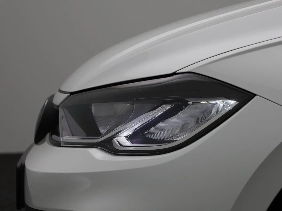 1.0 TSI Life Edition 95 PK | EM | Navigatie | Camera | Parkeersensoren | Adaptive Cruise Control | Apple Carplay | Android Auto | Privacy glas | LED | DAB | Digital Cockpit |