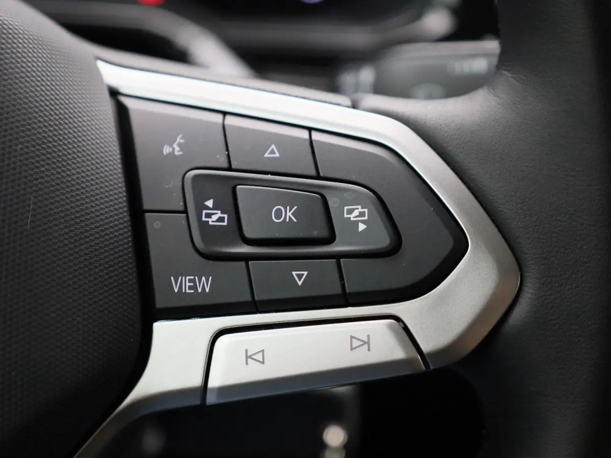 1.0 TSI Life Edition 95 PK | EM | Navigatie | Camera | Parkeersensoren | Adaptive Cruise Control | Apple Carplay | Android Auto | Privacy glas | LED | DAB | Digital Cockpit |